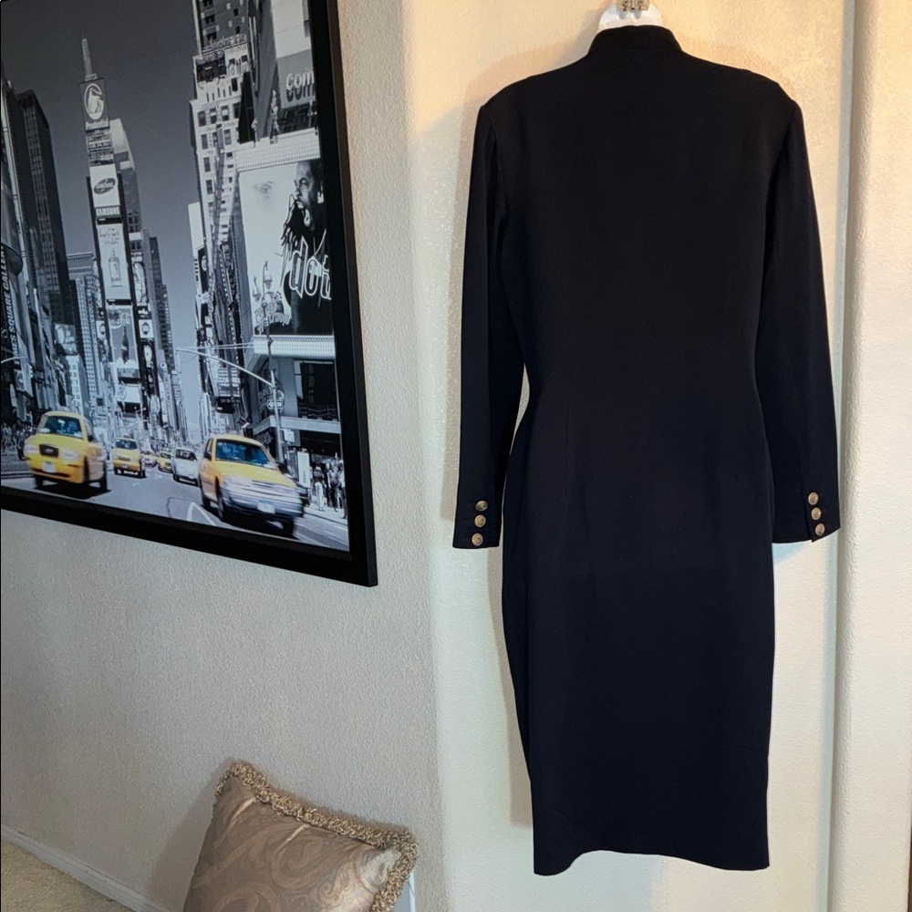 LOUIS FERAUD dress, women 8 VTG EUC Navy Gold Buttons, pocket flaps, lamb's wool - Picture 4 of 17